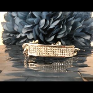 GUESS Women’s Silver Crystal bracelet